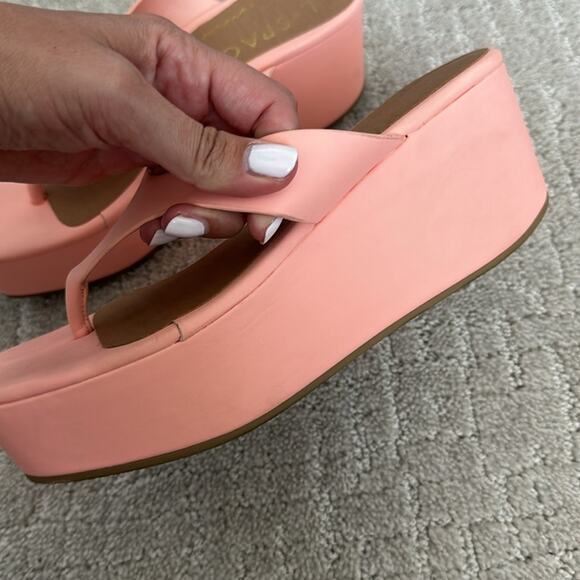 Lspace x Matisse “Alisa” platform thong flip flop in crystal pink square toe - Picture 8 of 11